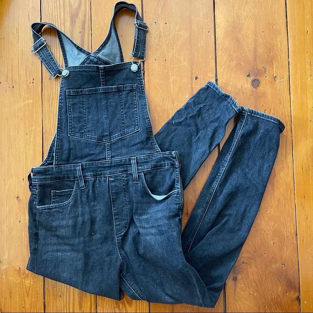 NWOT Levi’s Skinny Overalls